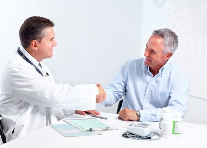 consulta con un médico sobre métodos de agrandamiento del pene